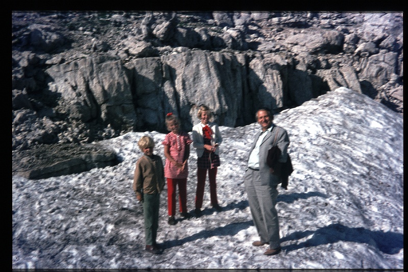 09.Krippenstein jul 1972 Rino,Brigitte,Marion,Peter.JPG